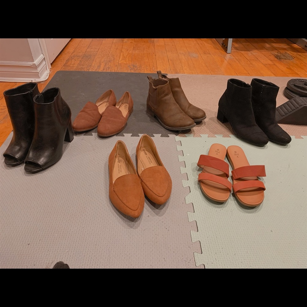 Bundle of Shoes/ Lot de Souliers